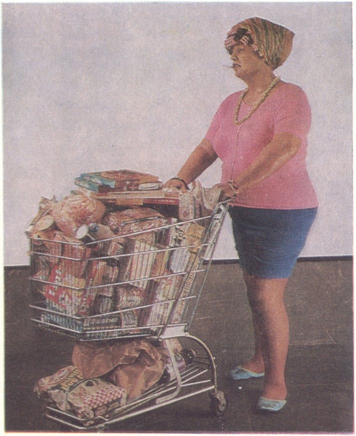 88. Дьюэн Хэнсон. Женщина с тележкой. 1969 88. Дьюэн Хэнсон. Женщина с тележкой. 1969