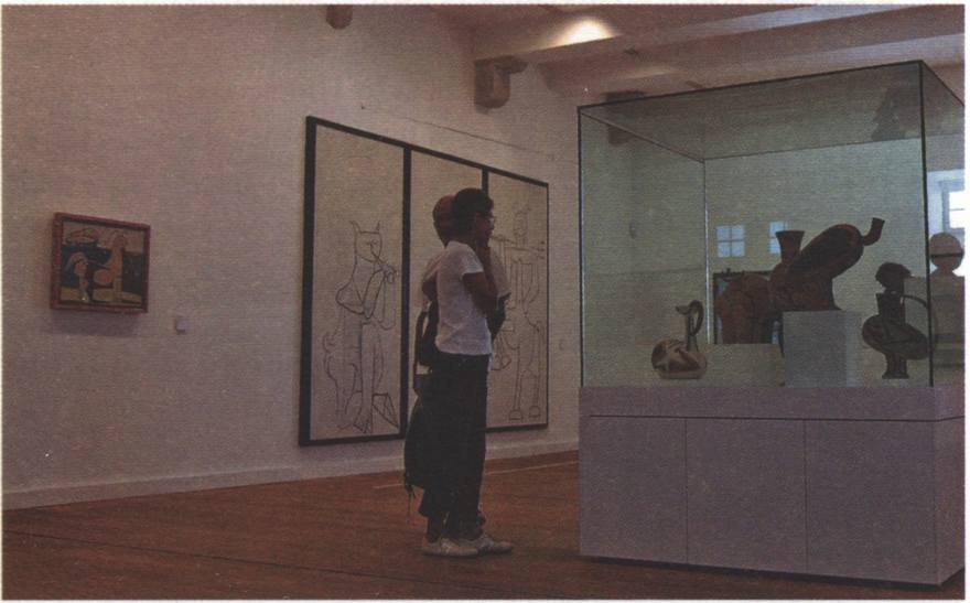 В залах Музея Пикассо В залах Музея Пикассо