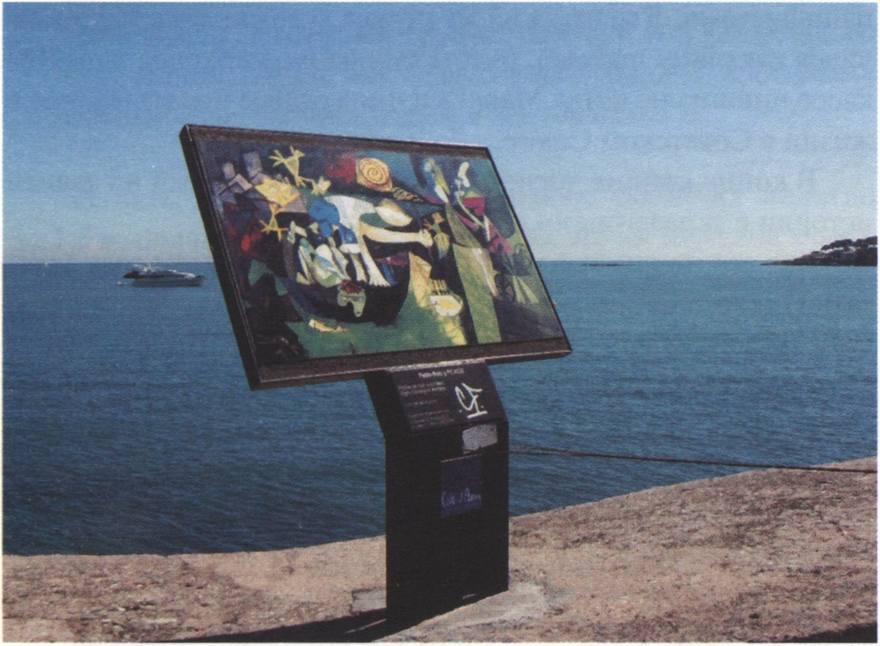 Такие картины украшают всю набережную Антиба Такие картины украшают всю набережную Антиба