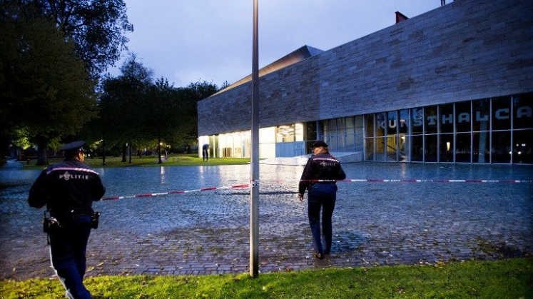 Арестован пятый подозреваемый по делу о кражи картин из музея Kunsthal в Роттердаме Арестован пятый подозреваемый по делу о кражи картин из музея Kunsthal в Роттердаме
