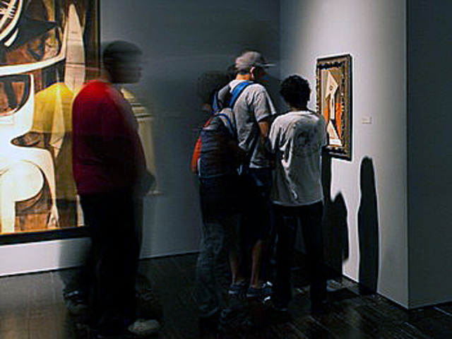 Вандал, изрисовавший полотно Пикассо «Женщина в красном кресле», осужден на два года Вандал, изрисовавший полотно Пикассо «Женщина в красном кресле», осужден на два года