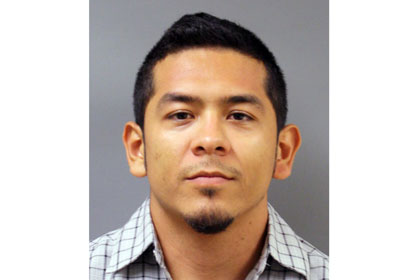 Вандал, изрисовавший полотно Пикассо «Женщина в красном кресле», осужден на два года Вандал, изрисовавший полотно Пикассо «Женщина в красном кресле», осужден на два года