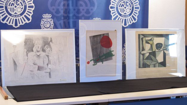 Полиция вернула работы Пикассо и Миро, украденные в 2010 году Полиция вернула работы Пикассо и Миро, украденные в 2010 году