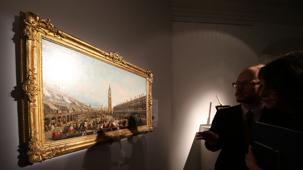 Sotheby's открыл двухдневную предаукционную выставку в РАХе Sotheby's открыл двухдневную предаукционную выставку в РАХе