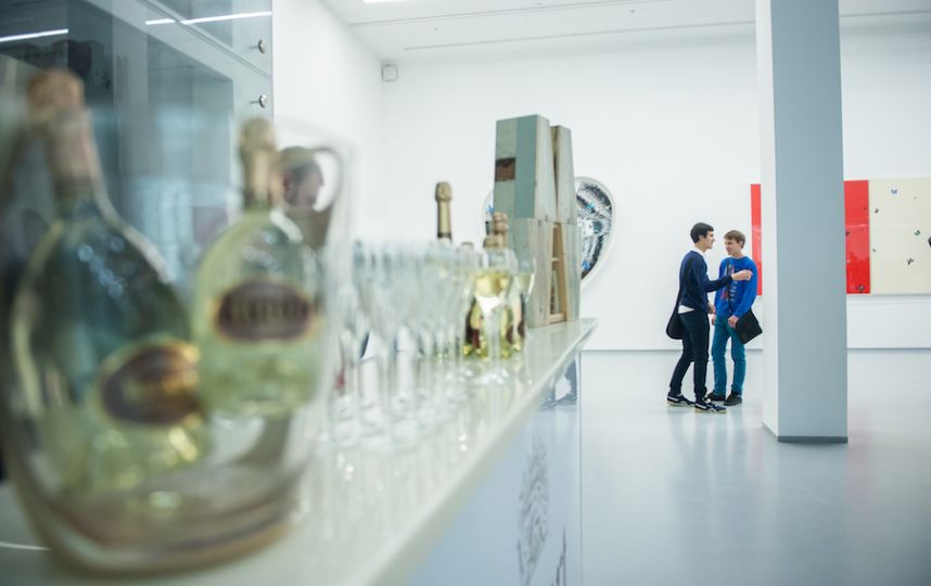 В МАММ выставили Пикассо, Бэнкси и Джакометти из коллекции Дэмиена Херста В МАММ выставили Пикассо, Бэнкси и Джакометти из коллекции Дэмиена Херста