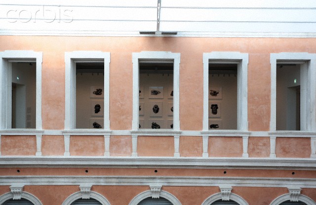 В Венеции открылась выставка Ирвина Пенна В Венеции открылась выставка Ирвина Пенна