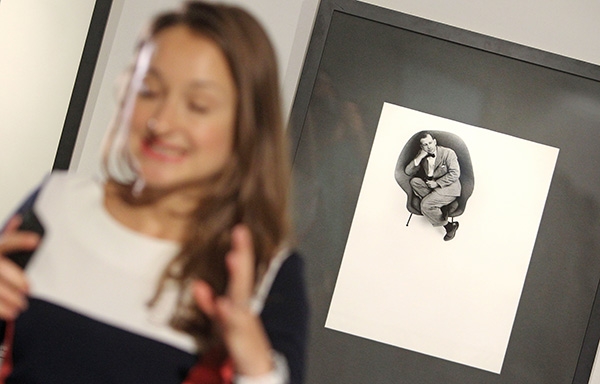 В Москве открылась выставка портретов американского фотографа Арнольда Ньюмана В Москве открылась выставка портретов американского фотографа Арнольда Ньюмана