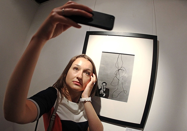 В Москве открылась выставка портретов американского фотографа Арнольда Ньюмана В Москве открылась выставка портретов американского фотографа Арнольда Ньюмана