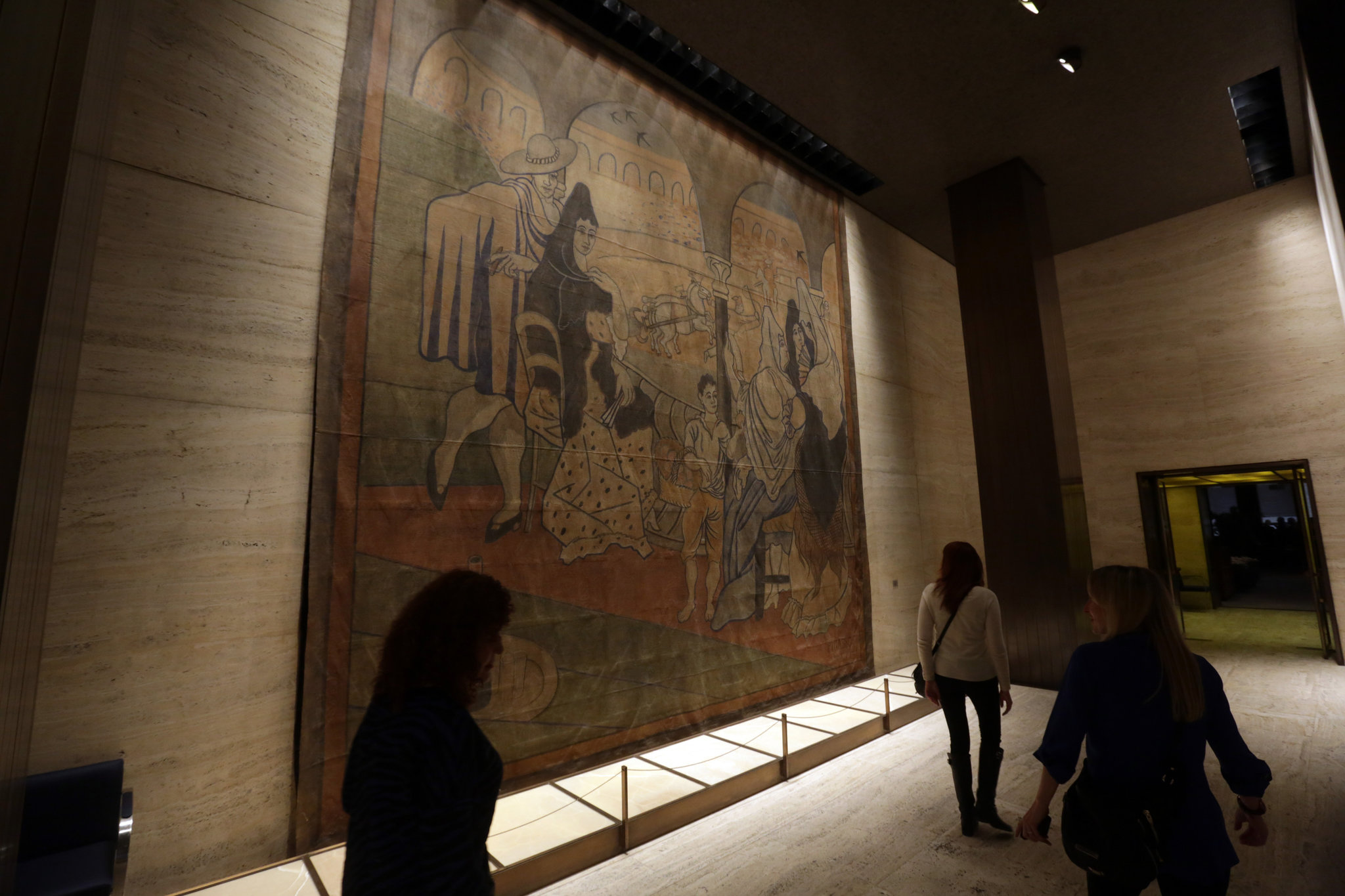 Занавес Пабло Пикассо для балета «Треуголка» сегодня покинет стену ресторана «Four Seasons» Занавес Пабло Пикассо для балета «Треуголка» сегодня покинет стену ресторана «Four Seasons»