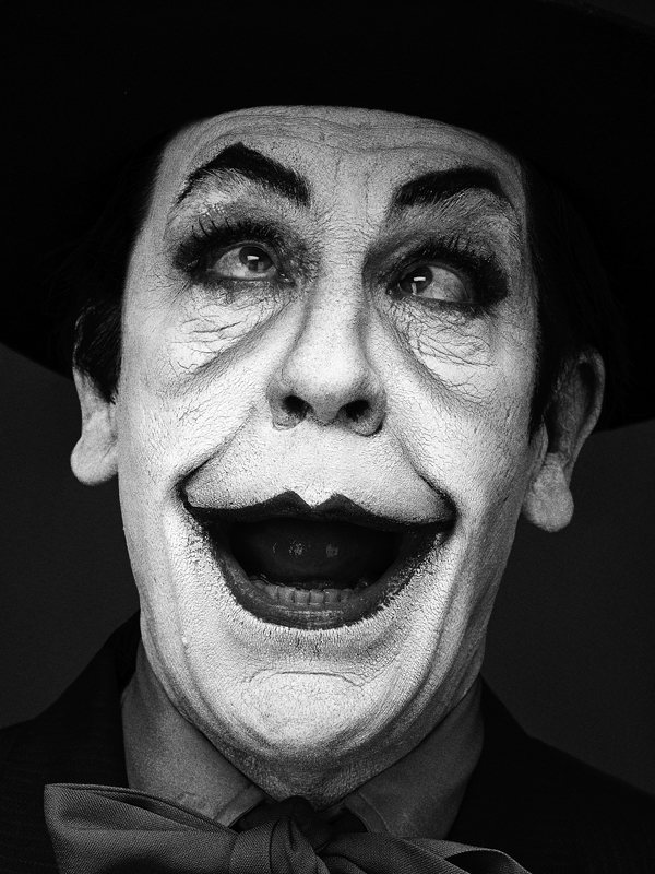 Американский актер Джон Малкович перевоплотился в легендарных знаменитостей XX века Американский актер Джон Малкович перевоплотился в легендарных знаменитостей XX века