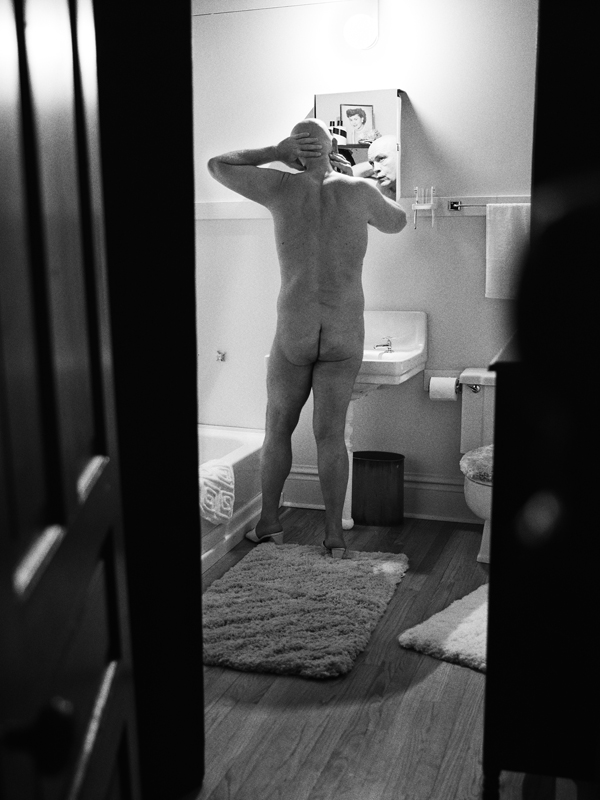 Американский актер Джон Малкович перевоплотился в легендарных знаменитостей XX века Американский актер Джон Малкович перевоплотился в легендарных знаменитостей XX века