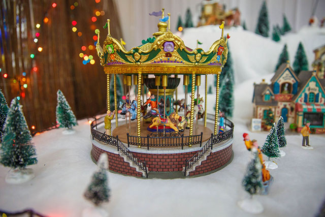 История новогодних украшений на выставке в Минске История новогодних украшений на выставке в Минске