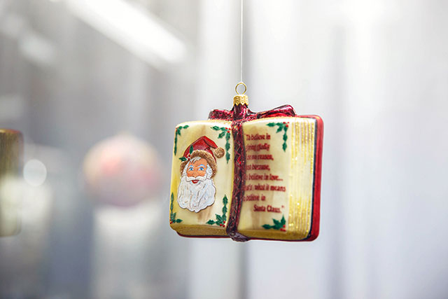 История новогодних украшений на выставке в Минске История новогодних украшений на выставке в Минске