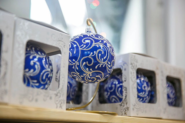 История новогодних украшений на выставке в Минске История новогодних украшений на выставке в Минске