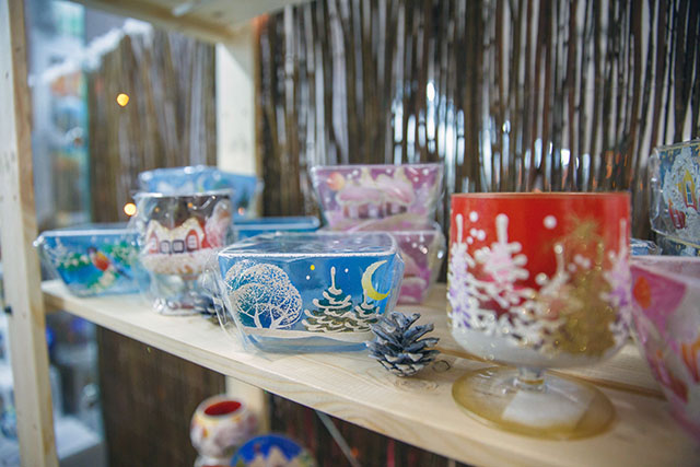 История новогодних украшений на выставке в Минске История новогодних украшений на выставке в Минске