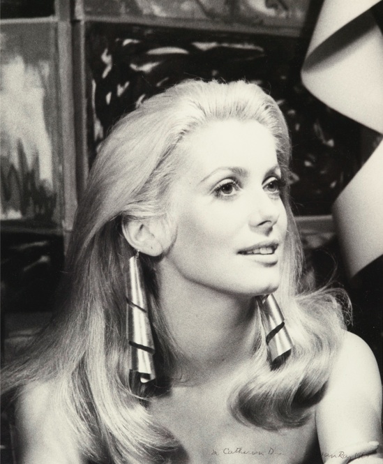 Сюрреальные работы Ман Рэя ушли с молотка в Париже Сюрреальные работы Ман Рэя ушли с молотка в Париже