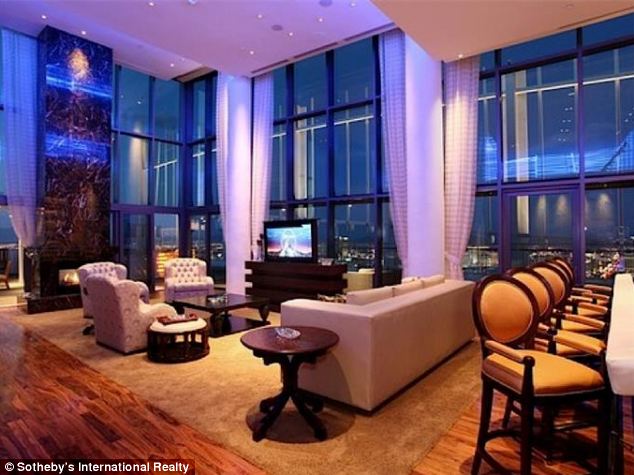 Картины Пабло Пикассо, Сальвадора Дали, суперкар Lamborghini Huracán и ... пентхаус в подарок Картины Пабло Пикассо, Сальвадора Дали, суперкар Lamborghini Huracán и ... пентхаус в подарок