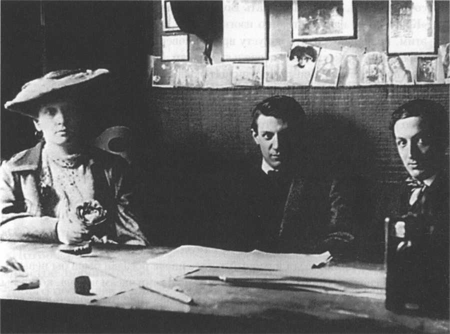 Фернанда, Пабло и писатель Рамон Ревентос в El Guayada, май 1906 года Фернанда, Пабло и писатель Рамон Ревентос в El Guayada, май 1906 года